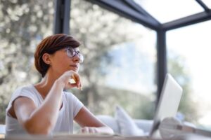 Ansia sociale: 9 segnali per riconoscerla